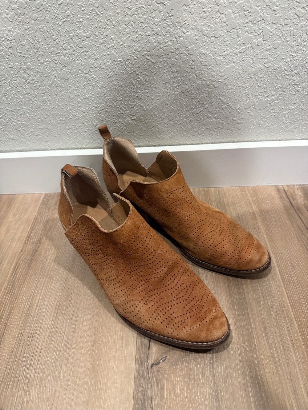 Lucky Brand Tan Suede Perforated Ankle Booties